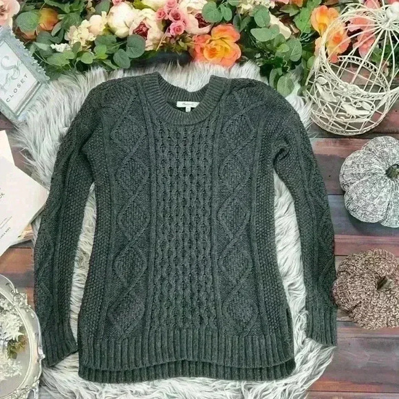 Madewell Cable Knit Long Sleeve Crew Neck Thick Sweater, XXS - Picture 2 of 9